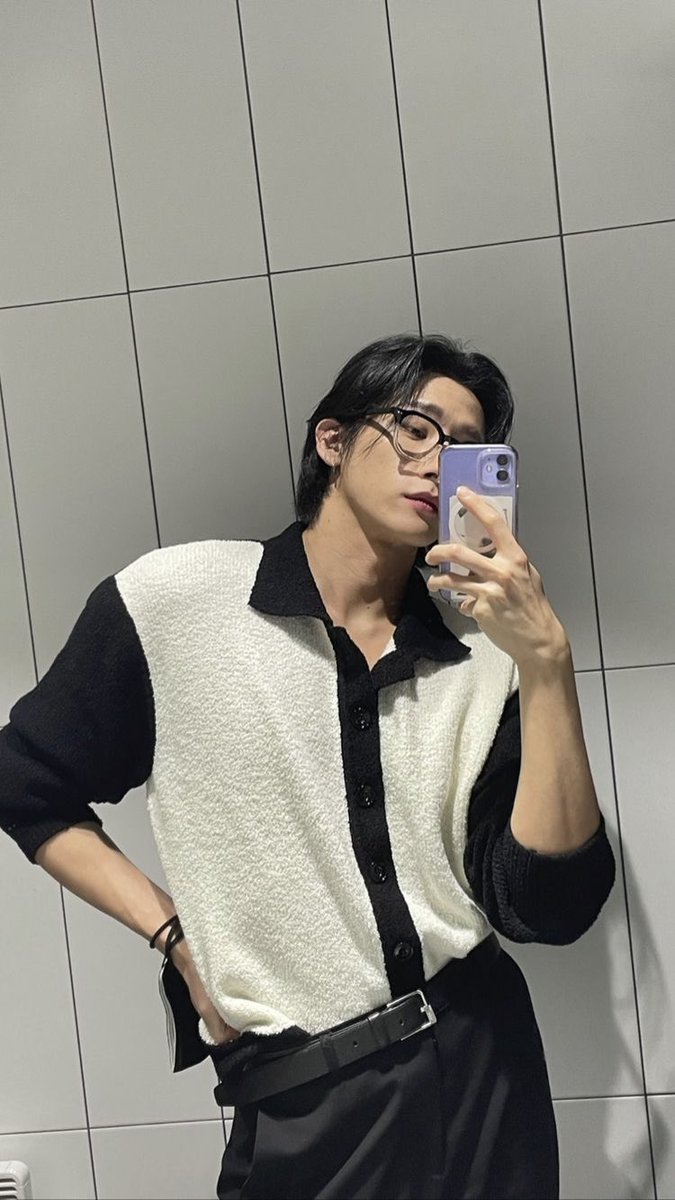 its__theparty's tweet photo. 오빠 축하해요
초코케이크 드세요 https://t.co/x2gtiUCtfH
