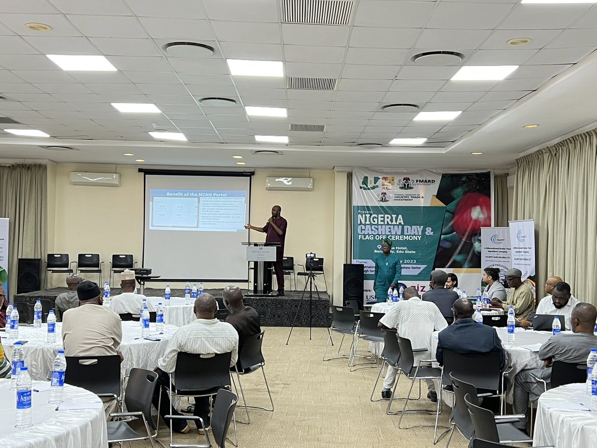 AfricanCashew's tweet image. The #NigeriaCashewDay &amp;amp; #Flagoff ceremony well represented by diverse stakeholders continued today with panel discussions on the challenges and needs of the #Nigeria cashew industry.

@CNFA @ComCashew #Sonata #Valency #Facan #CRIN #NCAN #NIRSAL #Firstbank #Nexim #ACA