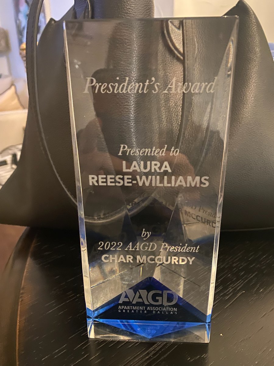 ALNAptData's tweet photo. 🎉 #TeamALN has done it again! 🎉 Congratulations to our Executive Vice President, Laura Williams, for winning the 2022 President’s Award AND for being installed on the 2023 Board at the 2023 @AAGDALLAS  Installation! #aagdinstallation #lookatusgo #multifamily https://t.co/eeu6msPcBj