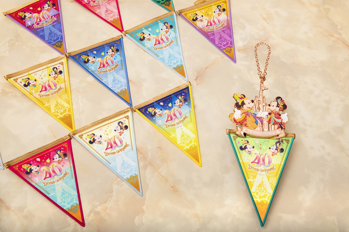 DisneyParks's tweet image. FIRST LOOK: We’re revealing all-new details of Tokyo Disney Resort’s 40th anniversary celebration, including the first NEW daytime parade in five years at Tokyo Disneyland! ✨ Take a peek at everything from decorations, entertainment, merchandise, &amp;amp; more: spr.ly/60173bORD