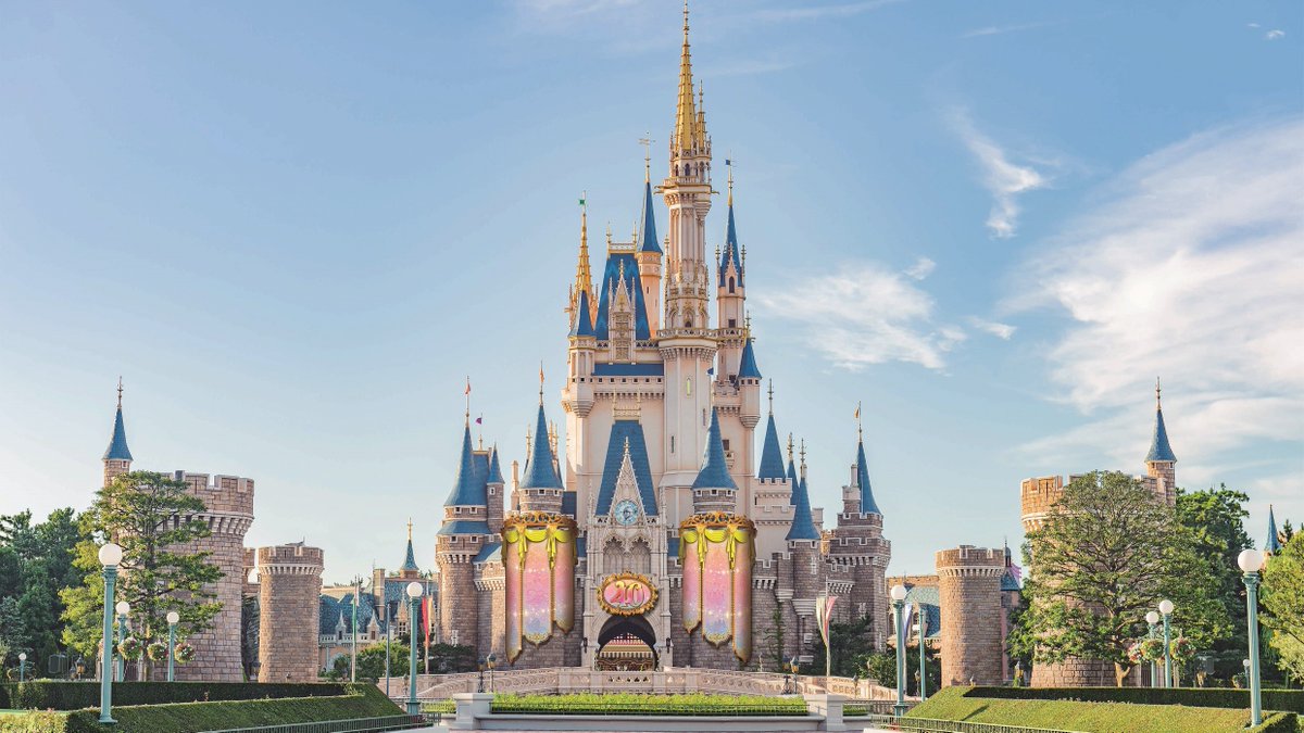 DisneyParks's tweet image. FIRST LOOK: We’re revealing all-new details of Tokyo Disney Resort’s 40th anniversary celebration, including the first NEW daytime parade in five years at Tokyo Disneyland! ✨ Take a peek at everything from decorations, entertainment, merchandise, &amp;amp; more: spr.ly/60173bORD