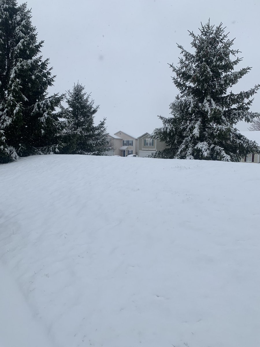 michael59268170's tweet photo. @FOX59 @JimOBrienWX @angelaganote here in greenwood, in https://t.co/GvrspETNqD