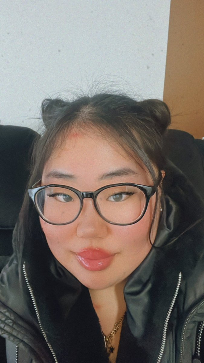 liiinglingg's tweet photo. pig tails https://t.co/jY2PrRKVfQ