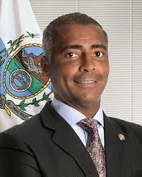 MScMSB's tweet photo. Ei Sen. Romário !

VAI    ENTREGAR    O    JOGO    ?

#PacheccoNão https://t.co/6Pfqs0qt1W