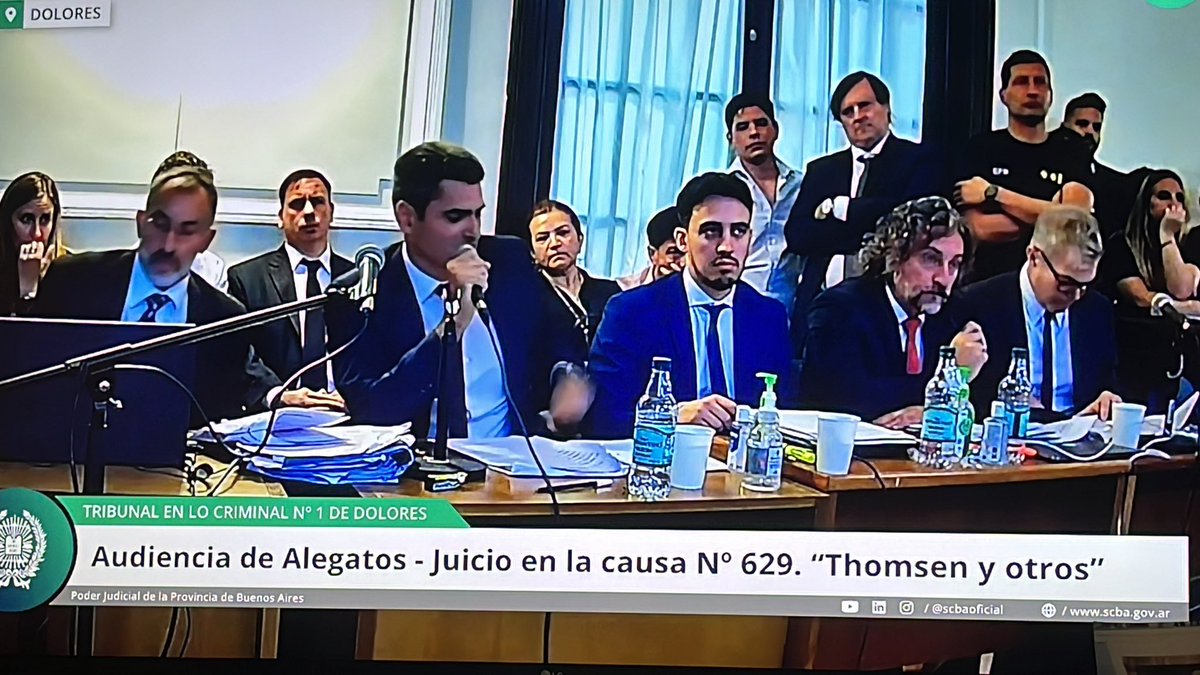 lilizayasgu's tweet image. “Todos golpearon a Fernando, y cuando no lo golpeaban, impedían que sus amigos lo auxiliaran…” #fiscalia #alegatos #autoria #coautoria