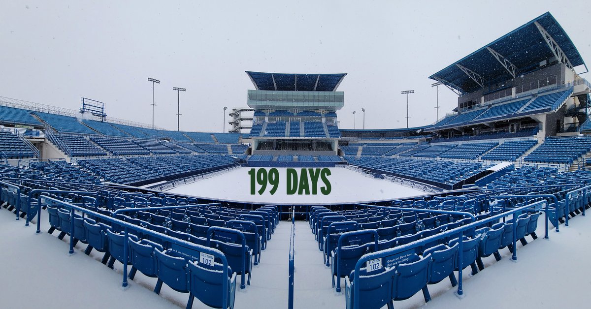 CincyTennis's tweet photo. ❄️ now 🔜☀️🎾

#CincyTennis https://t.co/eTYhnAPEn1