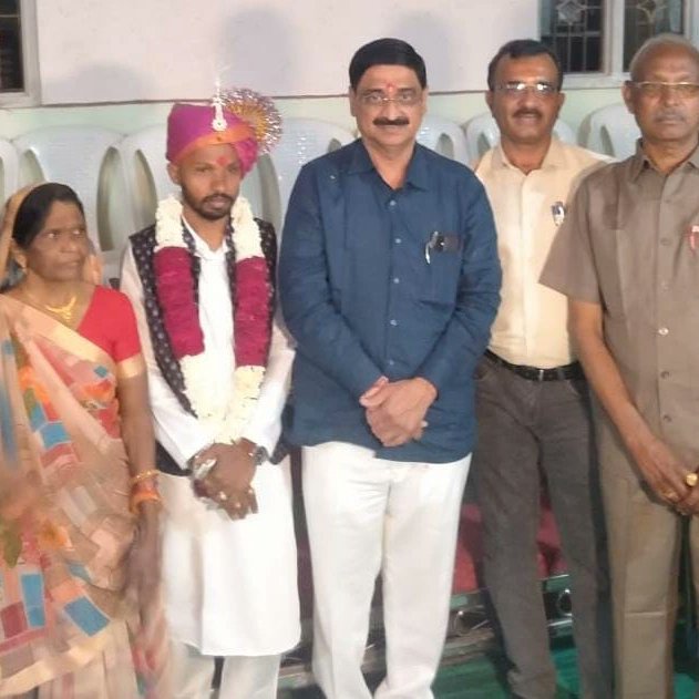 આજ રોજ જાંબુઘોડા, ઉંચાપાણ,મુઢીયારી,અછેટા,દેવલિયા ગામે લગ્ન પ્રસંગે ઉપસ્થિત રહી શુભકામનાઓ પાઠવી.
.
.
.
#rajendrasinhrathava #bjpchhotaudepur #chhotaudepur #MLA #BJP4IND #Politicion #Rajubhai #BJPGujarat #BJP