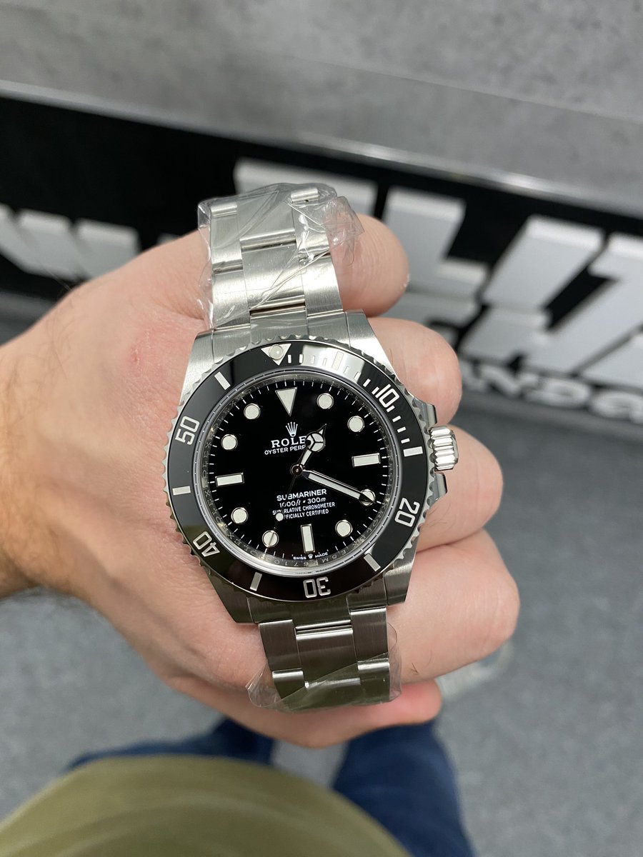 Brand Spanking 2023 41mm Non Date Sub 💥In stock now ✔️Full set completely unworn - Dm to arrange a viewing in our Liverpool Street London Showroom 📍