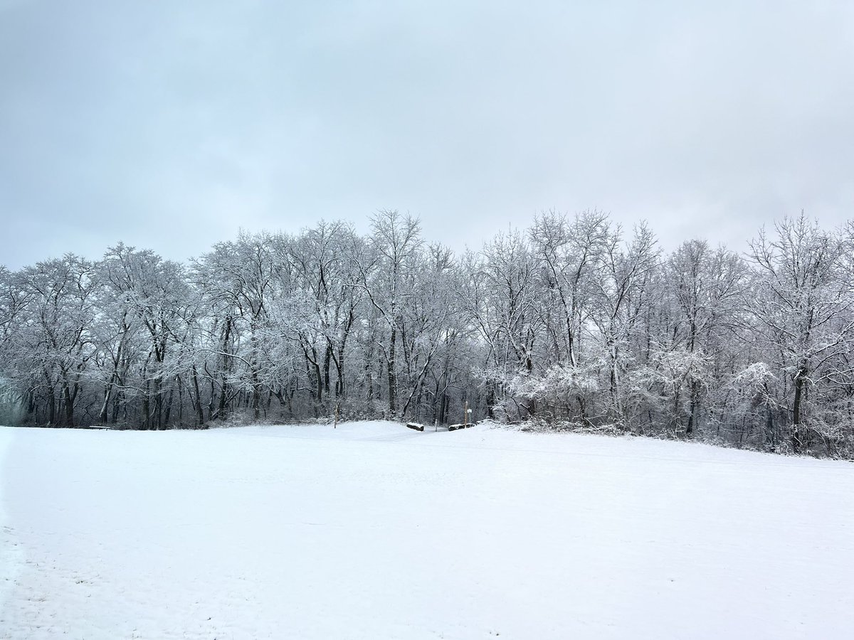 It may not be a snow day for <a href="/NKCSchools/">NKC Schools</a>, but this view out my window <a href="/BRES_Bears/">BRES</a> is gorgeous!