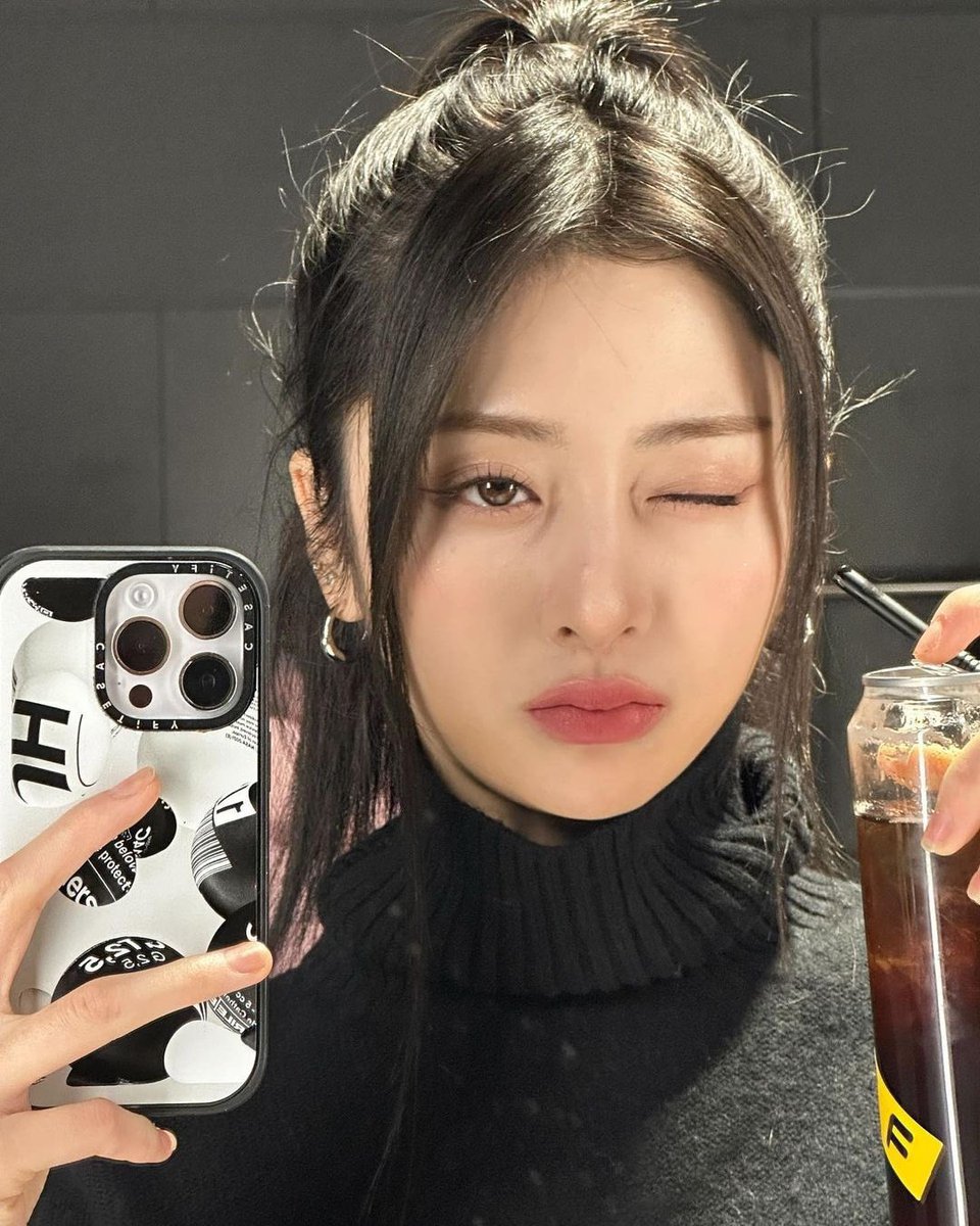 hllivie's tweet photo. ㅤㅤㅤ
ㅤㅤㅤ𝖾𝗇𝗍𝖺̃𝗈 𝘃𝗲𝗺, 𝗆𝗎𝗅𝗁𝖾𝗋, 𝗾𝗎𝘦𝗋𝗈 𝗏𝖾𝗋 
ㅤㅤㅤ𝐬𝖾 𝗍𝗎 𝗮𝗴𝘂𝗲𝗻𝘁𝗮, ٬𝗋𝘦𝗯𝗈𝗅𝖺 𝐠𝗈𝗌𝗍𝗈𝗌𝗈 
ㅤㅤㅤ  𝖾 𝗾𝗎𝗂𝖼𝖺 % 𝐬𝖾𝗆 𝖿𝖺𝗓𝖾𝗋 𝗰.𝖺𝗋𝘦𝗍𝖺
ㅤㅤㅤ https://t.co/B72qa6mlFU