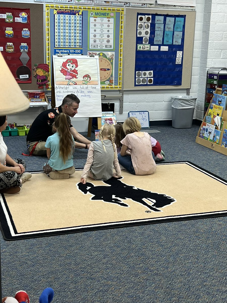 GocoIfs's tweet photo. Lagrange kindergarten and first grade students begin the day with a shared writing experience. https://t.co/oGTOaecn84