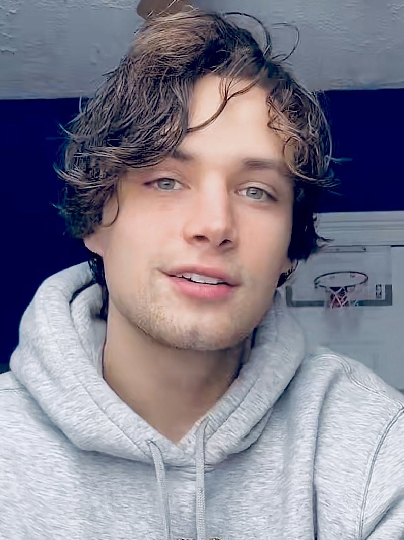RobinScrutton's tweet photo. We are so very blessed to be able to see and feel his shine everyday you guys 🙏🥰🥰🥰 I truly love this beautiful soul!  #Williamwhite #Thisface #Myheart #Whiteyynation ❤️❤️❤️ https://t.co/4f3XywA7nB