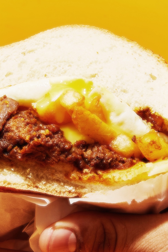 shalini_aro's tweet image. Full house masala steak gatsby .. probably the best kept secret from Cape Town! :D I mean saucy meat, loads of fries and gooey egg.. :D

 @thelittleplantation @eatcaptureshare_ Brief 2: on the go!  : a food truck.

#EatCaptureShare #ECSgrowth #takeout #foodtruck #gastby