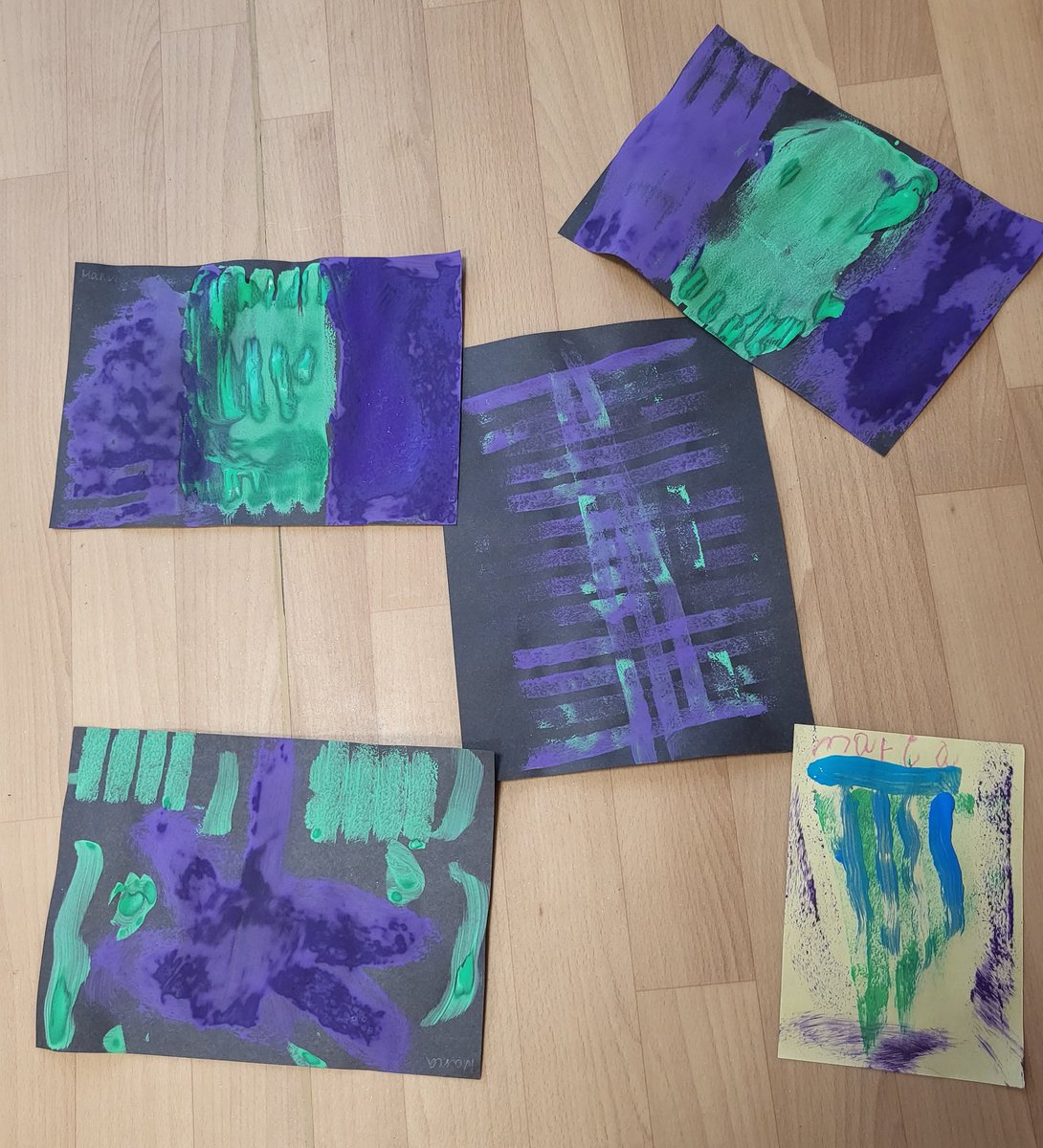 TynecastleS's tweet photo. Happy Burn's day!  The children had the opportunity to have a wee taste of haggis, neeps, and tatties today and to learn about tartan through art and craft experiences 🏴󠁧󠁢󠁳󠁣󠁴󠁿🌻 https://t.co/gtB69MxKOR