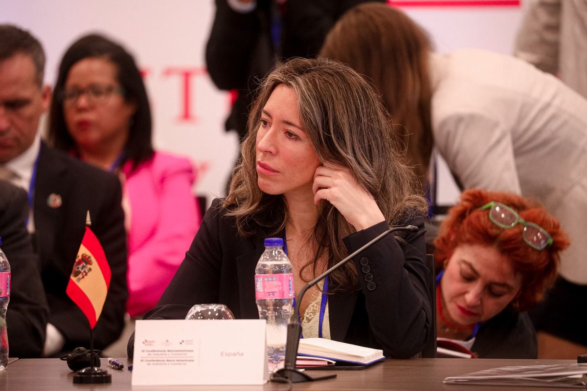 itobisono's tweet photo. La #CumbreRD2023 constituye un espacio idóneo para compartir experiencias, intercambiar estrategias y fomentar la resiliencia y desarrollo de nuestros países a través de la cooperación iberoamericana, para avanzar así en un proceso económico común. https://t.co/20DjnxY35U