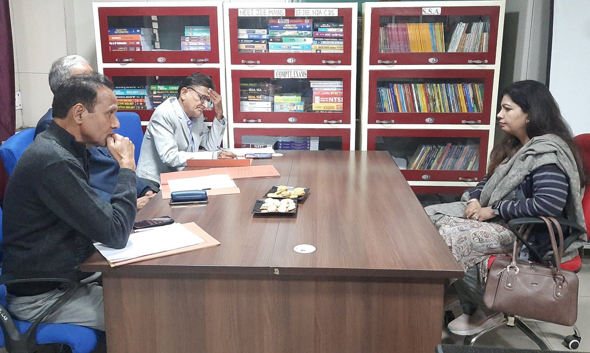 SemaltyRakesh's tweet image. #RpvvAsoseGutampuri organised a three hours #mockinterview  followed by an hour long #feedbacksession for potential aspirants for the posts of principal &amp;amp; vice principal in Directorate of Education,GNCTD

These sessions were preceded by  case study session
#HandholdingInitiative