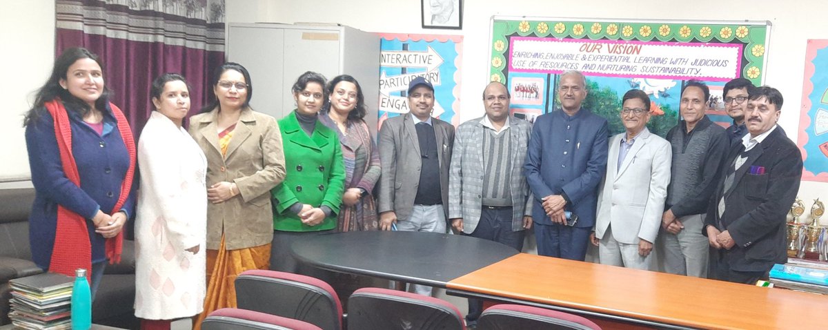 SemaltyRakesh's tweet image. #RpvvAsoseGutampuri organised a three hours #mockinterview  followed by an hour long #feedbacksession for potential aspirants for the posts of principal &amp;amp; vice principal in Directorate of Education,GNCTD

These sessions were preceded by  case study session
#HandholdingInitiative