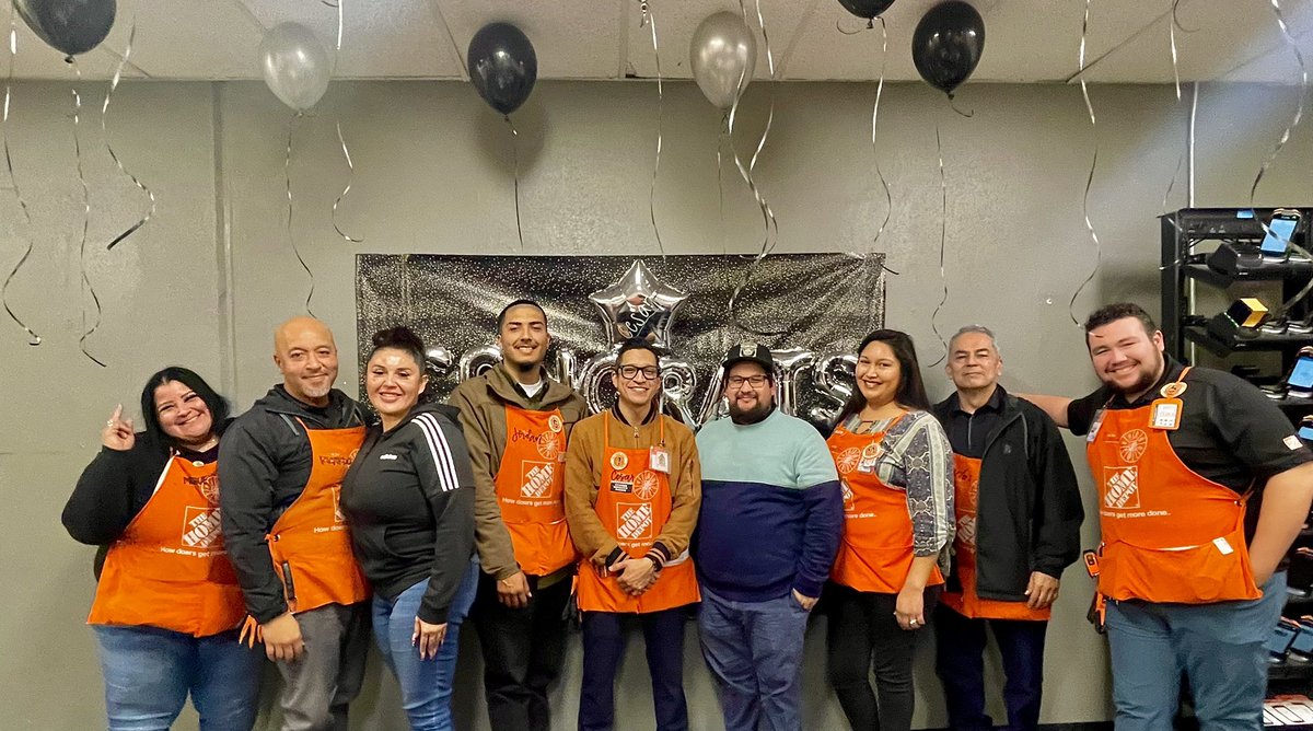 This is Cesar. He was with us for 7 short months but made such an impact at 6657! Today, we celebrated his promotion to ASM! You are going to do great things and couldn’t be any prouder of you and your accomplishments! Sky’s the limit! We will miss you🖤 #pacsouth #district171