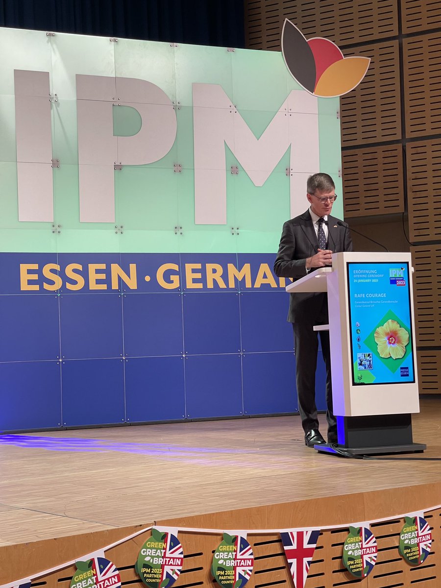 CHA_Hort's tweet image. @RafeCourageFCDO, British Consul General, highlighted the strengths of the 🇬🇧 horticultural industry at the #IPMEssen2023 opening ceremony. Highlights of the ceremony included a string trio playing British music and a Bagpiper!