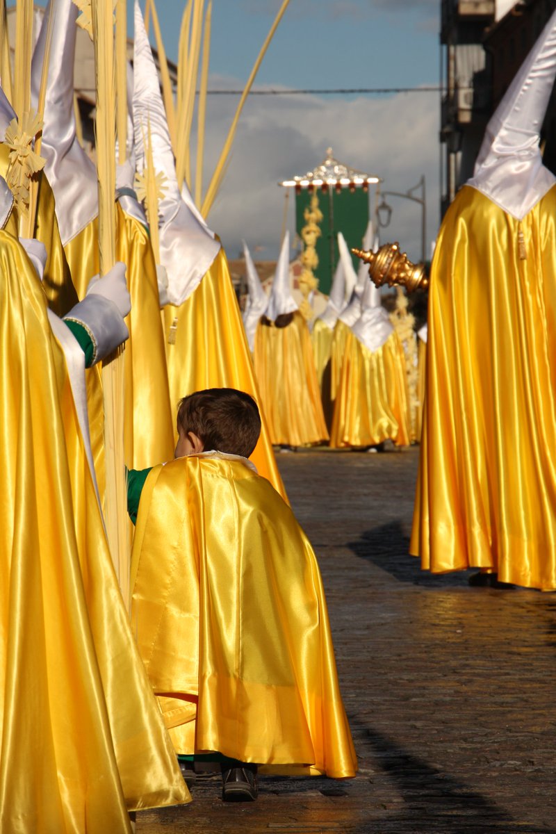 TÚNICAS | Renueva tu túnica! Puedes poner en venta o prestar la que no uses a través de la Cofradía. Te facilitamos la gestión sin coste alguno. #Ningunatúnicaencasa
☎️649 160 006
#Borriquillo23 #Úbeda
📷 <a href="/JATExp/">Jon Ander Terroba Ex</a>