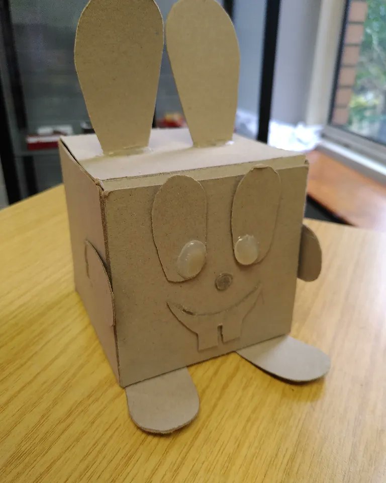 MakersInSchools's tweet photo. 1st years @corketss design skills put to the test. Students designed models of "cosy cup place" (why not?!) in cardboard before developing and printing the 3D models. Notions of scale, flat pack and eco friendly design were discussed. #makersinschools #maketogether https://t.co/jsgUooWrAW