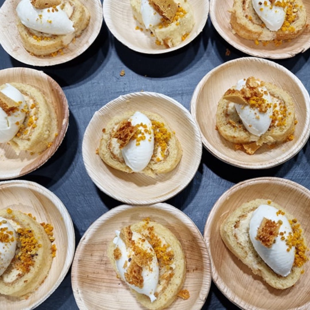 🔝🍽 Un año más, hemos estado en <a href="/madridfusion/">madrid fusion</a> , en el stand <a href="/salamancacomer/">Salamanca Comérsela</a> abanderando a la gastronomía de nuestra tierra con nuestra tapa dulce de queso con miel de la Sierra... por supuesto, de la mano de nuestr@s amigos de <a href="/QuesosHinojosa/">Quesos de Hinojosa</a> ✨👨‍🍳  bit.ly/3De4JHK