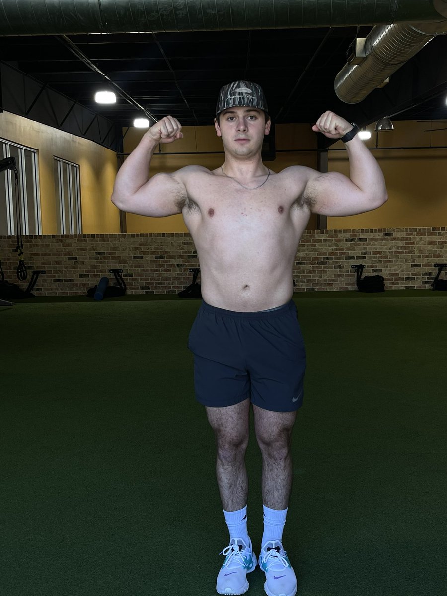 LoganSerpas's tweet photo. Life is good 💪🏼 https://t.co/WpJGXWCdUy