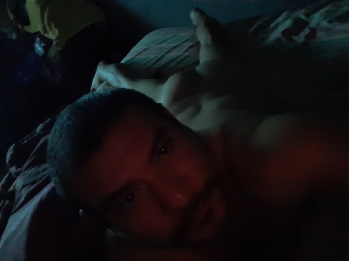emanueldleon's tweet photo. Solo con mi soledad https://t.co/QcDBgj9a1N