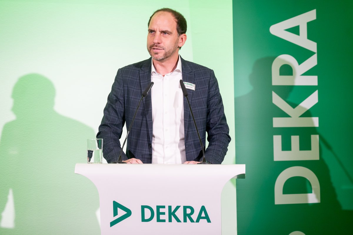 Our #NewYearsReception once again was the #KickOffEvent for the political year 2023 in Berlin. A more than 150 high-ranking guests from politics, business, science, and associations followed the exclusive invitation to the AXICA-Skylobby to commence a hopeful new year with DEKRA.