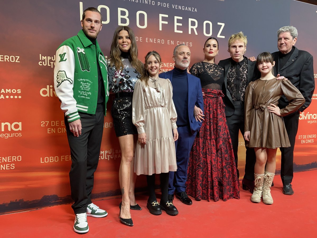 ¡Noche MÁGICA!... la que hemos vivido en el <a href="/palacioprensa/">Palacio de la Prensa</a> presentando #LoboFerozLaPelicula Gracias! <a href="/SegurosDivina/">Divina Seguros</a> por confiar en #ImpulsamosCultura y por seguir apoyando el cine.
¡Enhorabuena! <a href="/BowfingerFilms/">Bowfinger Int.Pictures</a> <a href="/filmax/">Filmax</a> <a href="/Maria_Luisa_Gtz/">M. Luisa Gutiérrez</a> 
¡Los esperamos en los cines!