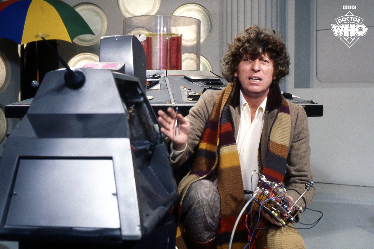 bbcdoctorwho's tweet image. "Homo sapiens. What an inventive, invincible species! It's only a few million years since they've crawled up out of the mud and learned to walk" 🧣 #DoctorWho