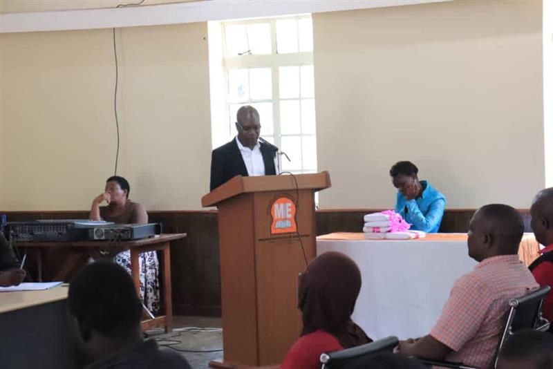 AfricanLibraryP's tweet photo. The Malawi Institute of Education held a ceremony to honor the new libraries. Executive Director Dr. Fritz Kadyoma addressed the beneficiaries during the ceremony. 

#Malawi #education #ngo #books #newlibraries #literacymatters #toliteracy #literacychampions https://t.co/wLphe5ogd0