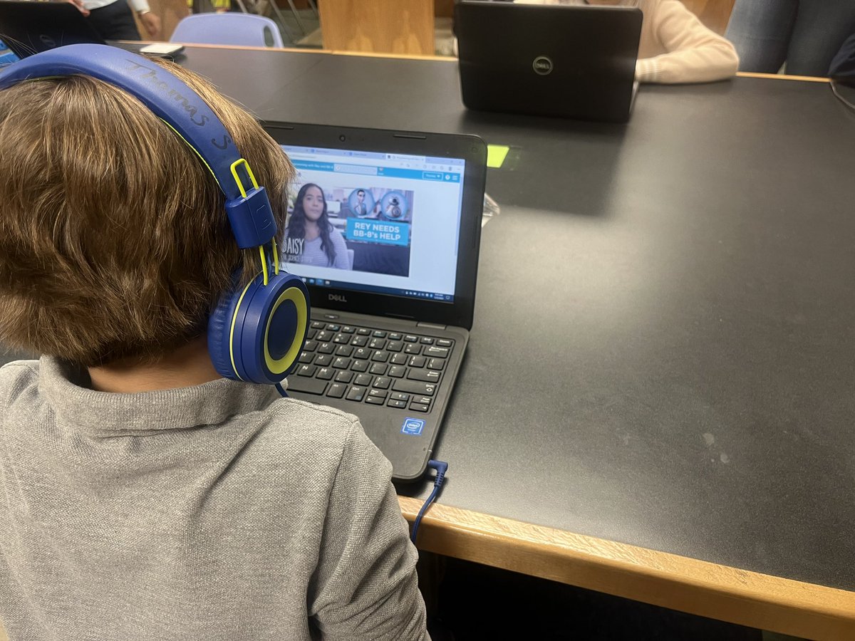 ashmi2011's tweet photo. Young coders at work! Mrs. Wade’s first graders learning how to debug with block code on https://t.co/bYiZlQfB2B. At Percy Priest ES. @PPE_Library @MNPSLearningTec #computerscience @MetroSchools https://t.co/CzrdEhi2WW