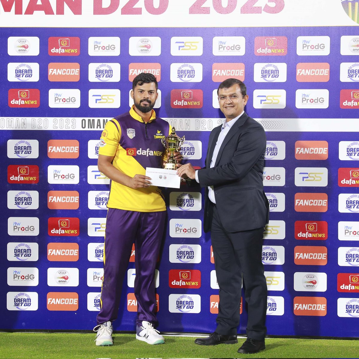 Oman Cricket (@theomancricket) on Twitter photo ๐๐ฅ๐๐ฒ๐๐ซ ๐จ๐ ๐ญ๐ก๐ ๐๐จ๐ฎ๐ซ๐ง๐๐ฆ๐๐ง๐ญ - ๐๐๐ฌ๐ก๐ฒ๐๐ฉ ๐๐ซ๐๐ฃ๐๐ฉ๐๐ญ๐ข ๐ฝ
A stellar performance by <a href="/ImKashyap08/">Kashyap Prajapati</a> scoring 358 runs at an average of 51.14 stands out to bag the player of the tournament in the #OmanD20 ๐
#OmanCricket #Performance #PlayeroftheTournament ๐๐ฅ๐๐ฒ๐๐ซ ๐จ๐ ๐ญ๐ก๐ ๐๐จ๐ฎ๐ซ๐ง๐๐ฆ๐๐ง๐ญ - ๐๐๐ฌ๐ก๐ฒ๐๐ฉ ๐๐ซ๐๐ฃ๐๐ฉ๐๐ญ๐ข ๐ฝ
A stellar performance by <a href="/ImKashyap08/">Kashyap Prajapati</a> scoring 358 runs at an average of 51.14 stands out to bag the player of the tournament in the #OmanD20 ๐
#OmanCricket #Performance #PlayeroftheTournament