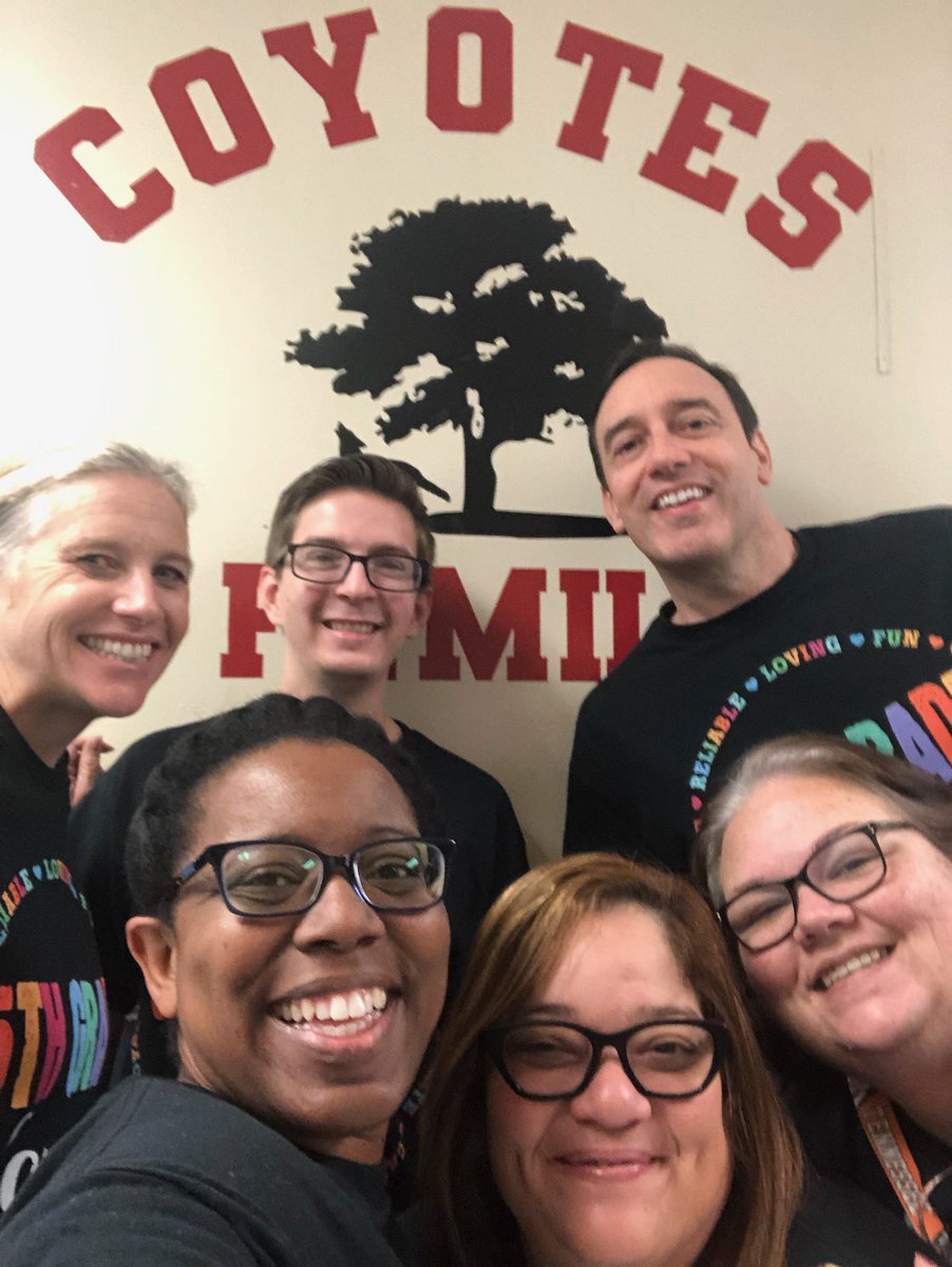 Four_C_Charter's tweet photo. The Four Corners Dynamic 5th grade Squad! We are a School of Choice!
#SchoolChoiceWeek2023
@DeniseT4Corners       @Sherry_Ann_         @drdchristiansen          @CSUSAJonHage    @Jodi_Evans1 https://t.co/Ytb2RCwric