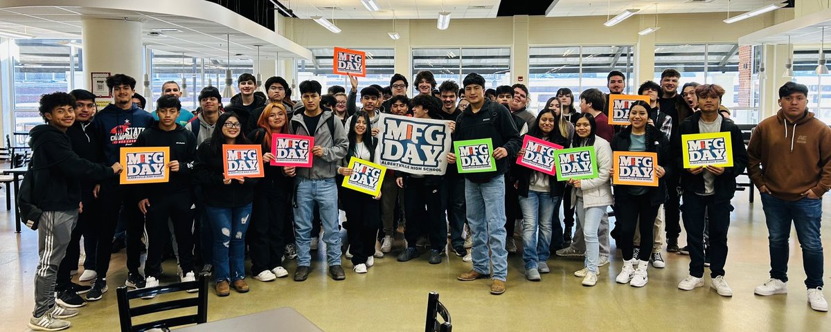 AvilleCityBOE's tweet photo. Many thanks to Laura Braswell at the MC Economic Development Council for coordinating Manufacturing Day yesterday! Students were able to learn about the MANY opportunities in manufacturing happening right here! 📍 #AlbertvilleCitySchools @AHS_Aggies @aggie_careers @AggieCTE https://t.co/hAjJOW3tSI
