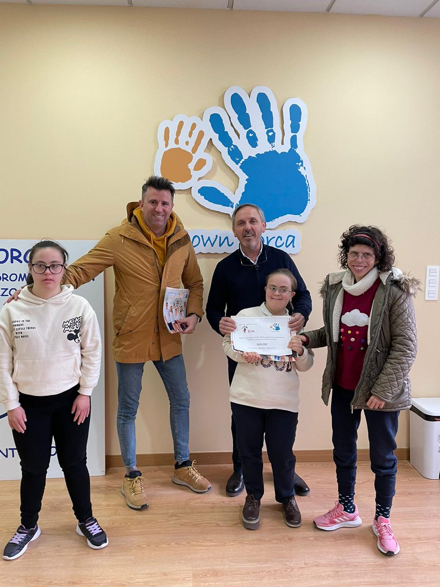 Nuestro amigo Erik, Inmobiliaria Erik visitó ayer nuestra sede para hacernos entrega de la donación recaudada en el Mercadillo Solidario que tuvo lugar en Plaza Calderón los días 11 12 y 13 de noviembre/22.
Encantados de recibirte Erik y de contar con gente como tú.👏👏👏