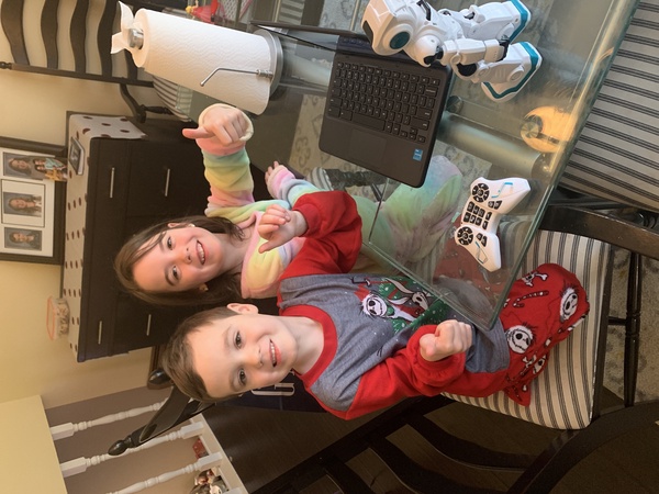 MsBendersGarden's tweet photo. My "littles" are "working from home" with FIM. @MsBendersGarden @mdoherty314 https://t.co/j5kw28zbAU