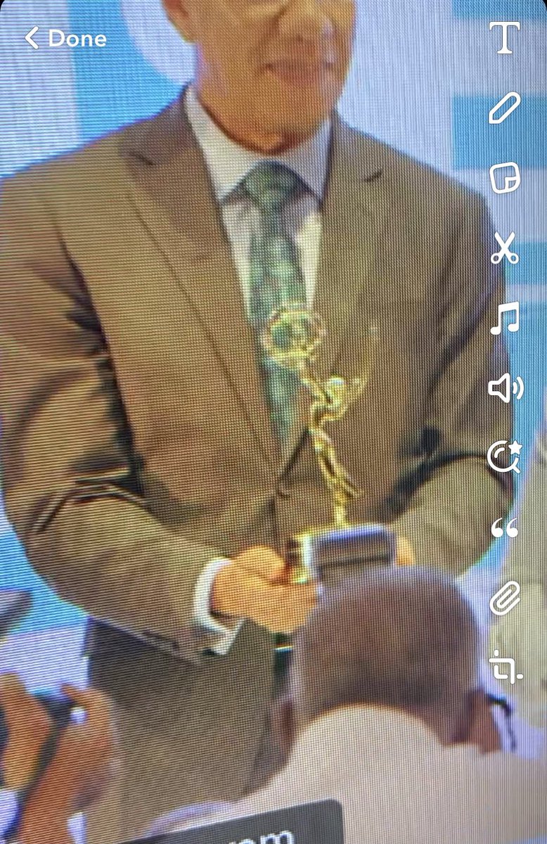 BitzHTG_'s tweet photo. And an Emmy he most certainly got…💀😅 https://t.co/MTdC9b2574