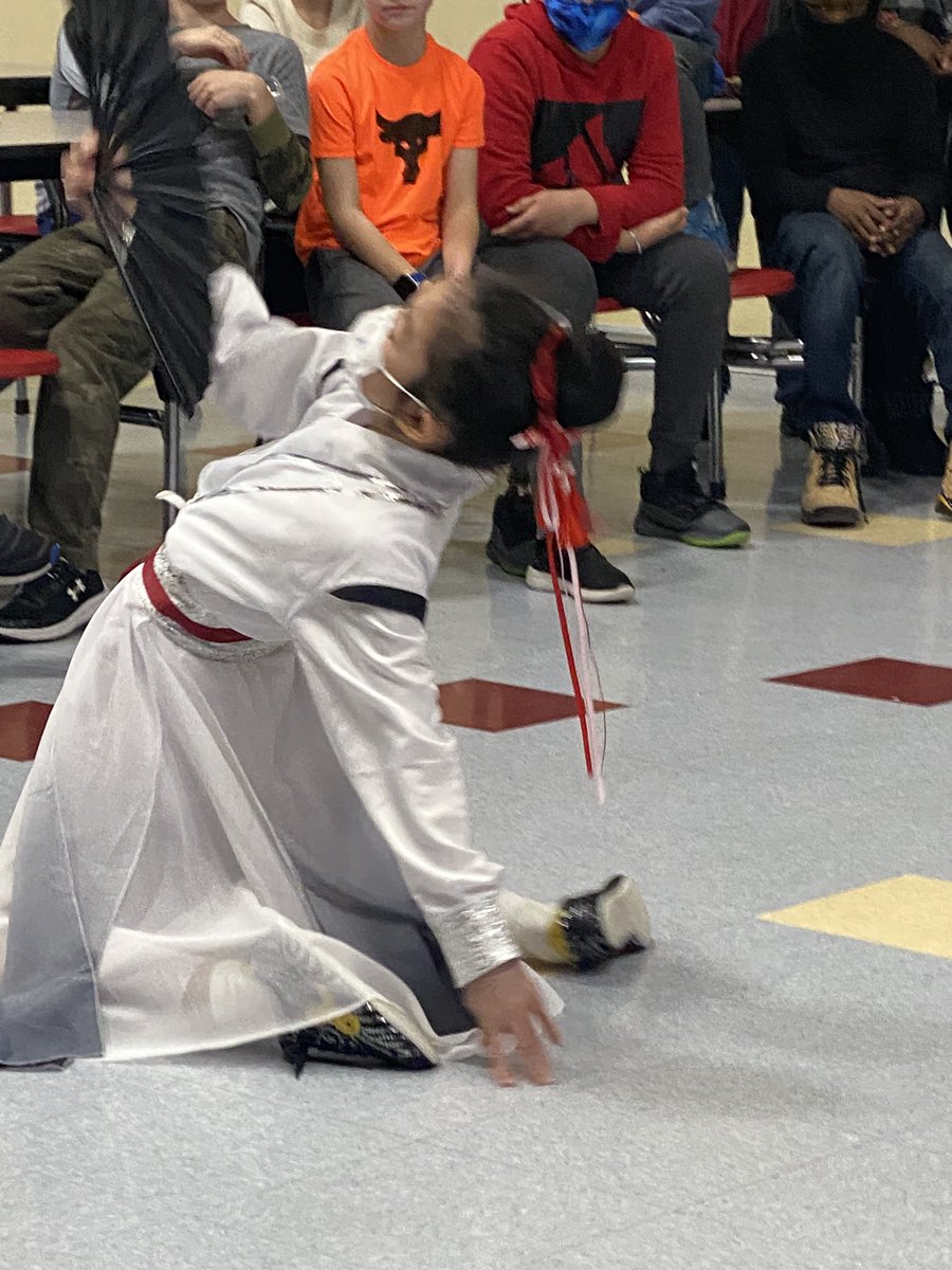 Hawk_Principal's tweet photo. Our Asian affinity group this morning discussed Lunar New Year, played games and watched this fellow student perform! #LunarNewYear #lpshawks @LexingtonDEI @lexingtonsuper https://t.co/CbE5CenZ5a