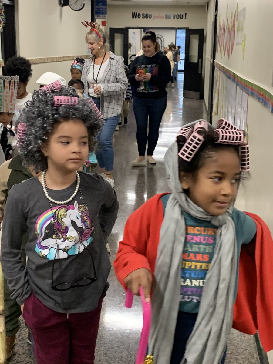 Compton Cubs 100th day of school celebration with our ensemble leading the way!😊 <a href="/Comptoncubs/">Compton Elementary</a> @lairbeth1 <a href="/ACLittle23/">Amber Little</a>