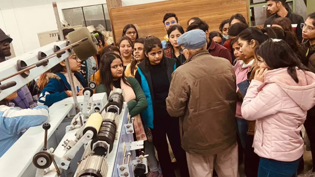 gkftii's tweet image. Exciting day for our #GKFTII fashion students as they visited the Northern India Textile Research Association- NITRA. 

They got to experience hands-on learning and gain valuable technical knowledge about textiles. 

#FashionEducation #TextileResearch #DesignerInTraining @gkftii