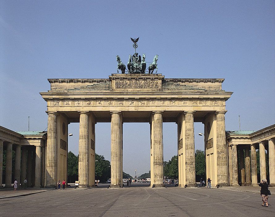 The Brandenburg Gate in Berlin

x.com/freecashcom/st…