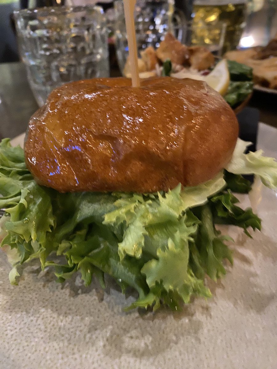 btemins's tweet photo. Surprisingly there was a decent cheeseburger hidden under this mountain of greenery. Apparently there was no lettuce shortage at Three Bears Brewery in Banff over the weekend 🏔️⛷️🍔🍺 https://t.co/fC2uzkQcXp