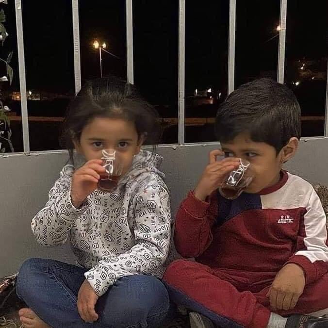 egymeme11's tweet photo. قالوا: الشاي أو من تهوى؟
قلت: الشاي مع مّنْ أهوى🖤 https://t.co/r4XVXe4cn1