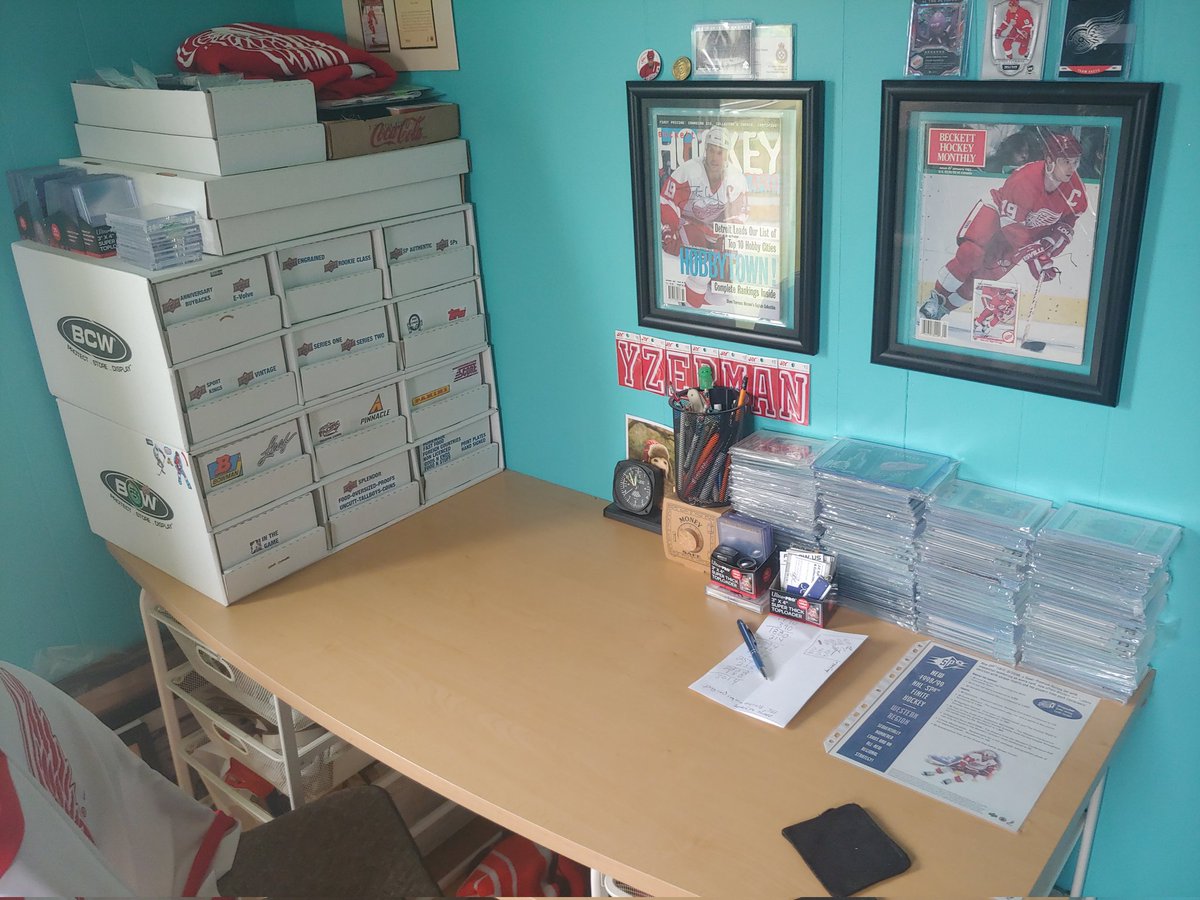 CLESSTER33's tweet image. Collection is on its way to a new home. The details are private please respect that. I do not have any Steve Yzerman cards for the first time in 3 plus decades. To be honest its my turn to get the attention I put into this. Thank you everyone from the bottom of my heart.