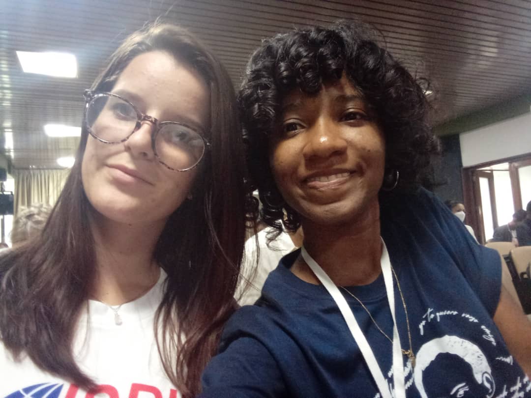 Y en el Foro Juvenil está presente el <a href="/ISRICuba/">ISRI Cuba</a> 🤩. Inmensamente orgullosa de la representación que está participando: <a href="/PereraArianne/">Arianne Medina Perera</a> y <a href="/emicuba_/">ᴇᴍɪ ᴍᴏʀᴇɴᴏ</a>
#OrgulloISRI
#DeLaTallaDeRoa
#PorElEquilibrioDelMundo