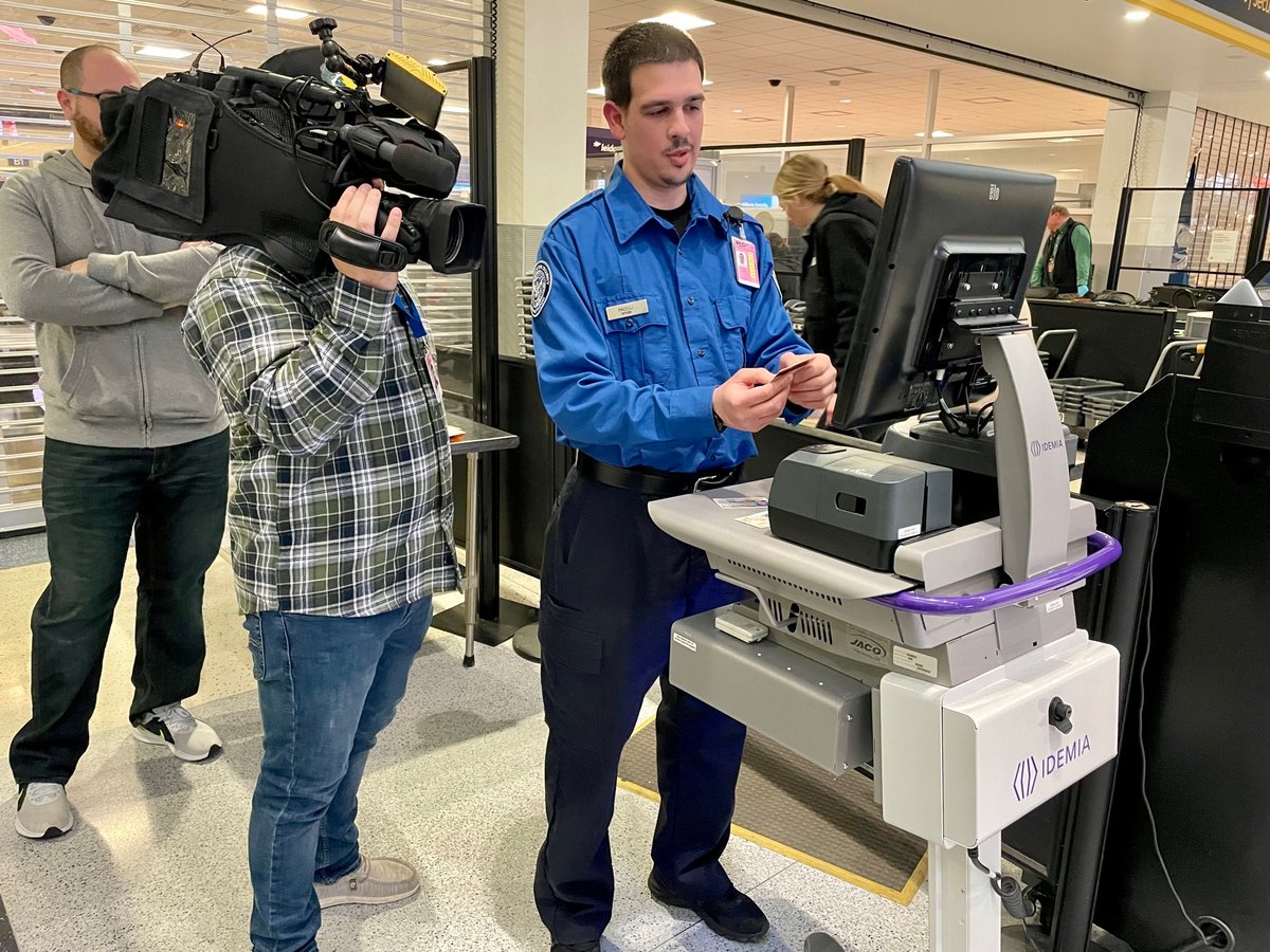 TSA_Northeast's tweet photo. New credential authentication technology units are now in use at @FlyHIA. They confirm the validity of a traveler's ID and confirm their flight information in near real time, thus enhancing @TSA security. The details: https://t.co/K4iJao9IsB https://t.co/G1wo5EmvWj