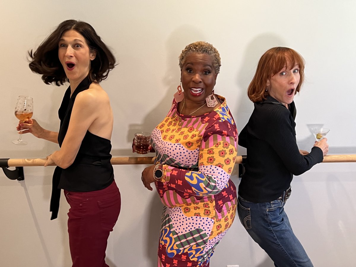 MeetBarre's tweet photo. Did you say KNOCKOUT Premiers tonight at 5:30 pm 
https://t.co/RKIoY2YJDw
#Knockoutpremierstonight
#femaledirectors
#gettingitdone
#girlpower
#ladieswhodontwaitaround
#happyplace
#meetmeatthebarre
#meetmeatthebarre3
#MMATB
#webseries
#MMATBseries
#friends
https://t.co/X4kcKphuUe https://t.co/kW28AoGVwZ