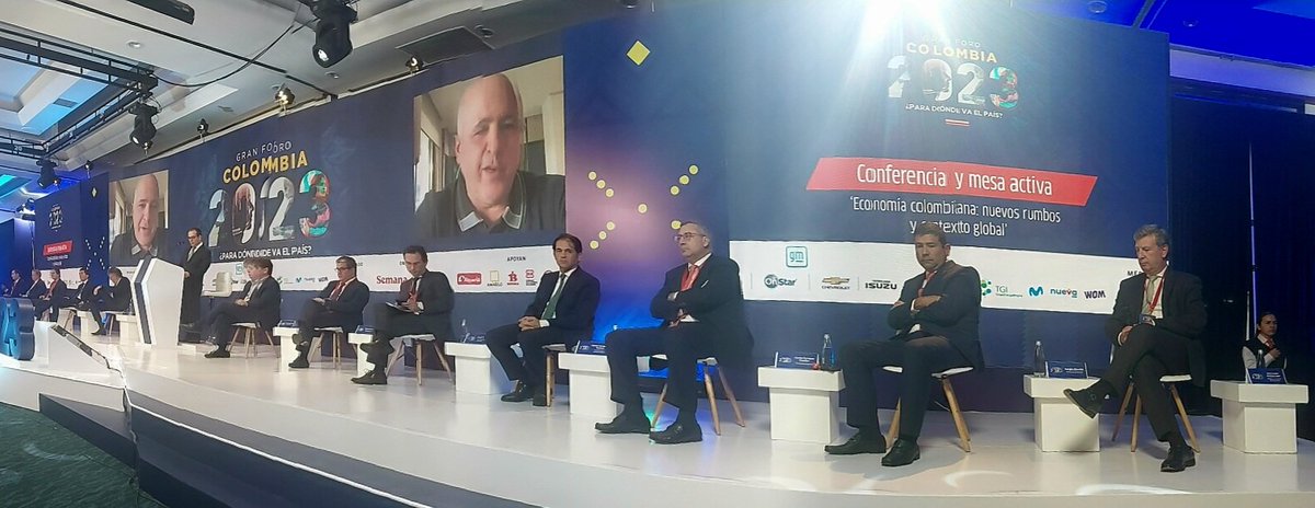 Brigittelgb_'s tweet photo. Mucho "espacio de mejora": sólo hombres en panel de expertos en economía y de empresarios colombianos... @RevistaSemana @ForosSemana https://t.co/ZQCJlflVmo